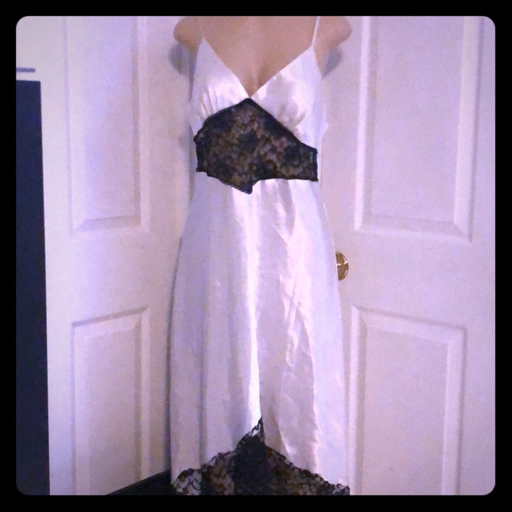 Vintage Victoria’s secret night gown